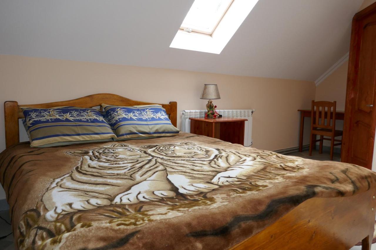 Maison d'hôtes Лелека à Dilyatyn Extérieur photo
