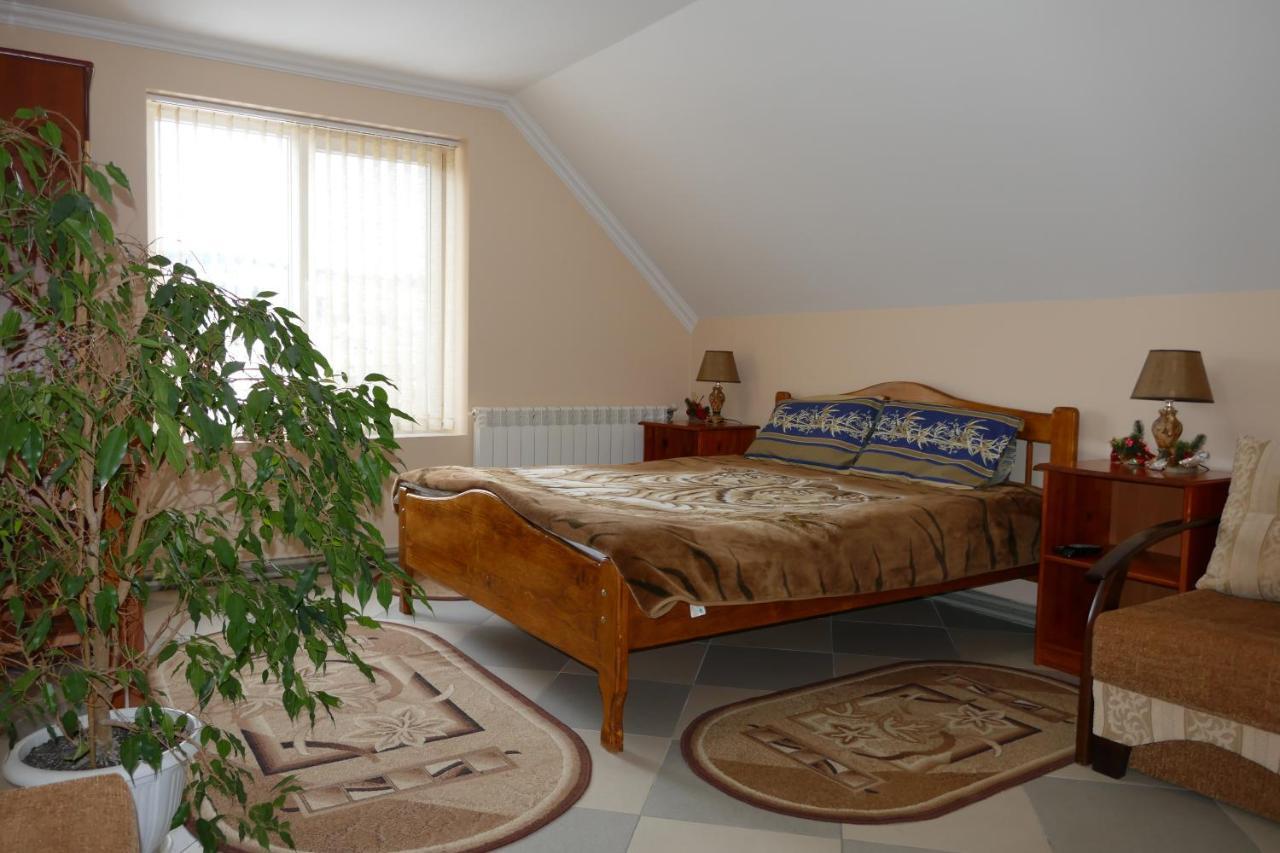 Maison d'hôtes Лелека à Dilyatyn Extérieur photo
